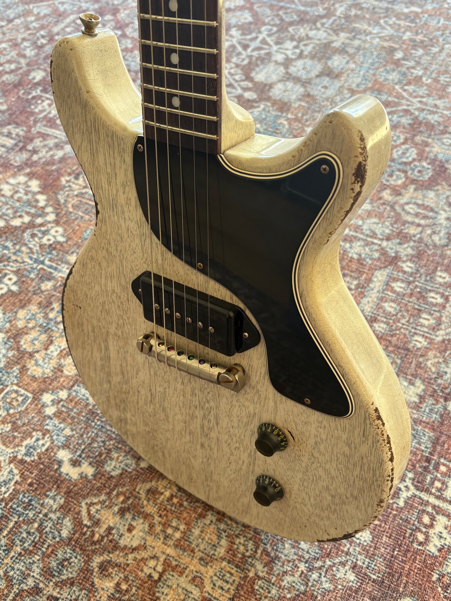 Rock N Roll Relics Thunders TV White