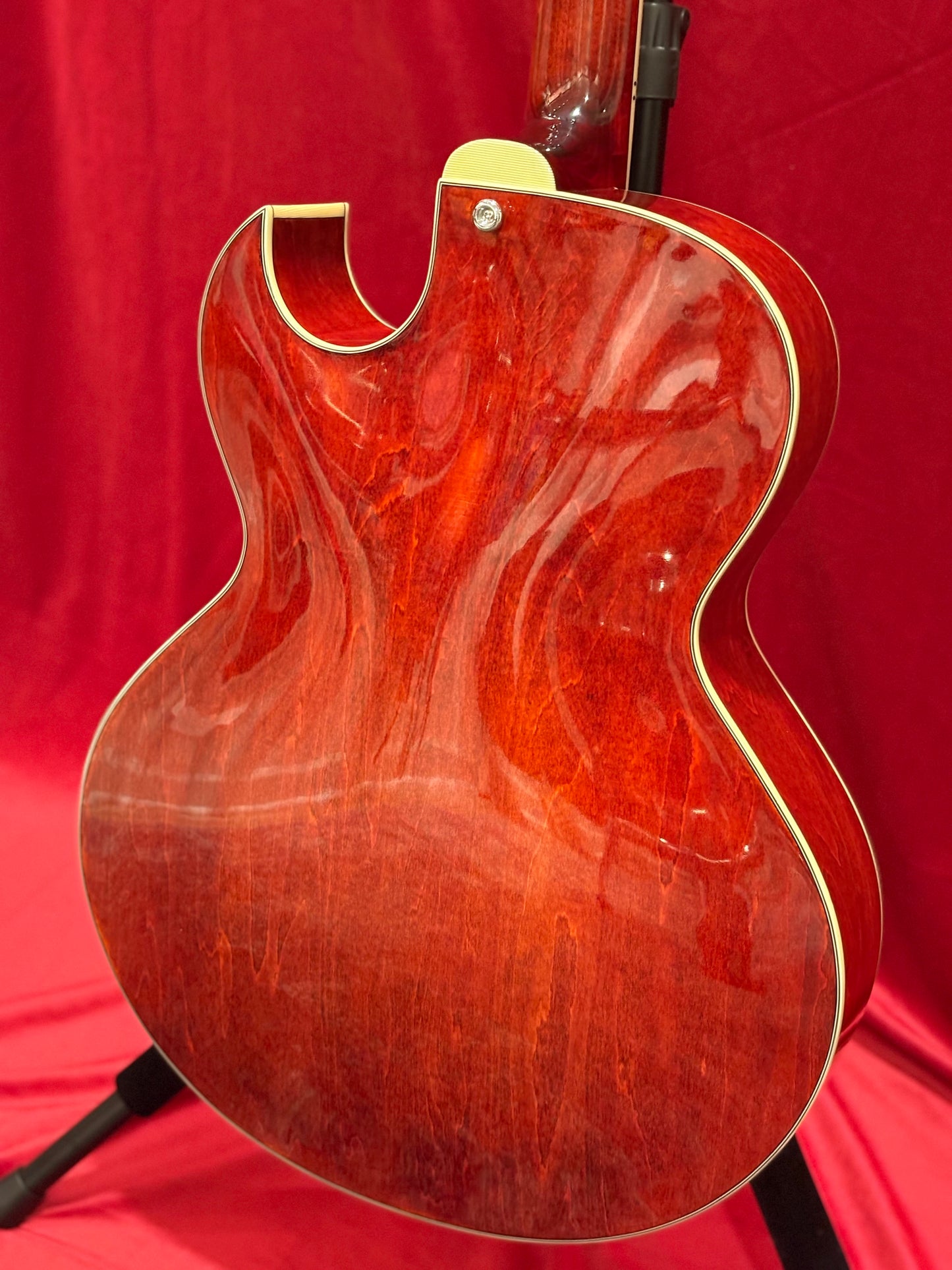 Eastman AR372CE-P90 Electric Guitar