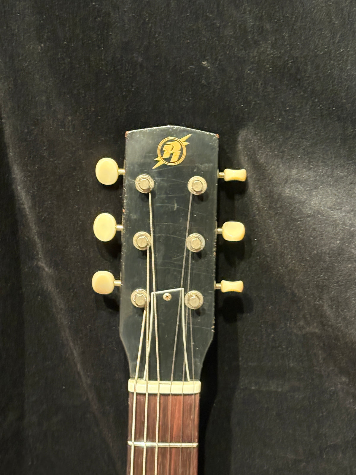 Rock N Roll Relics Black Heart 3 Burst