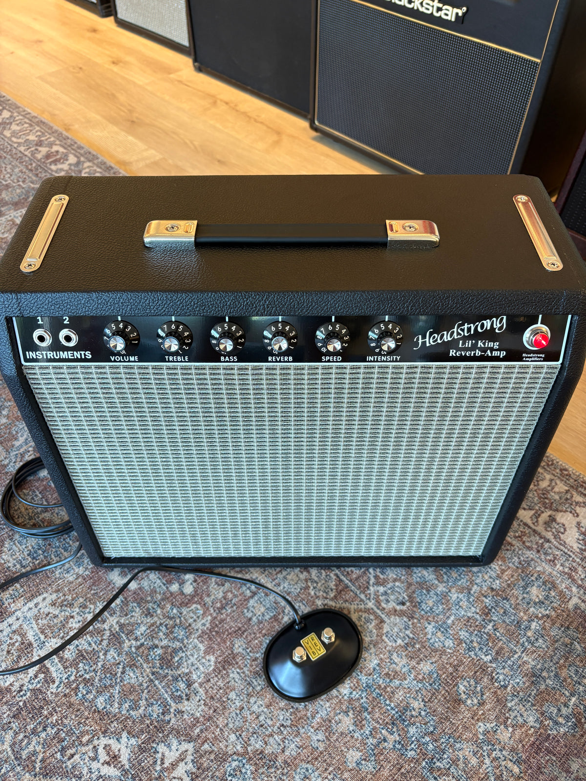 Headstrong Lil King Black Tolex