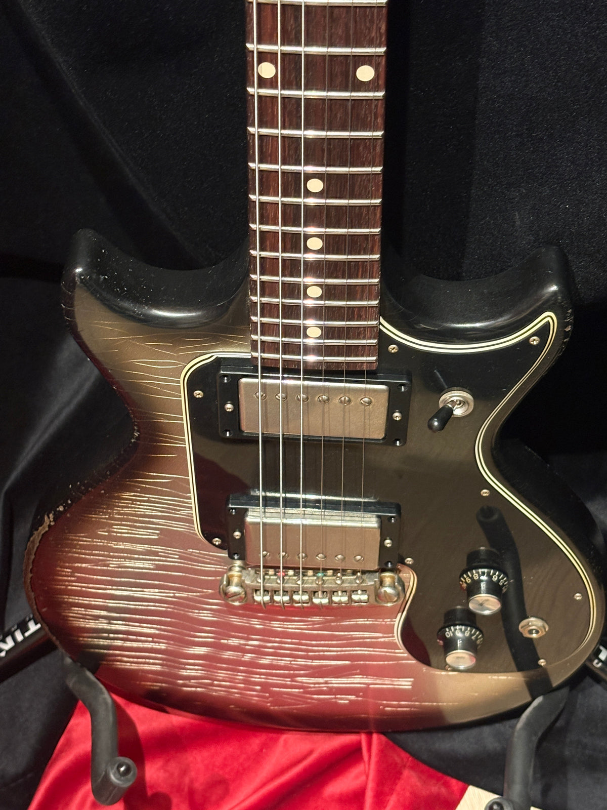 Rock N Roll Relics Blackheart Silver Burst