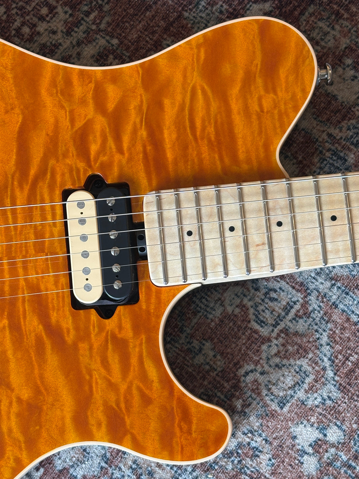 Ernie Ball Axis Premium One