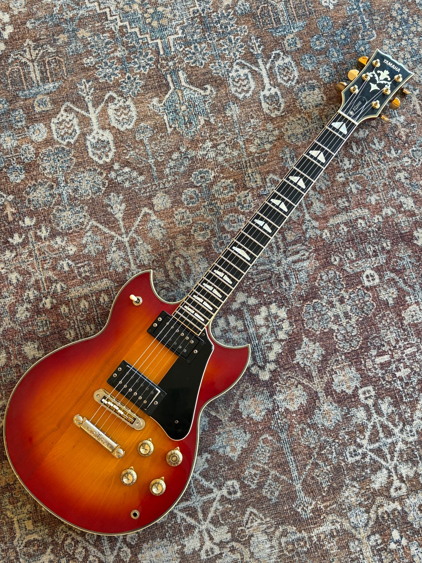 USED Yamaha SG2000 Sunburst