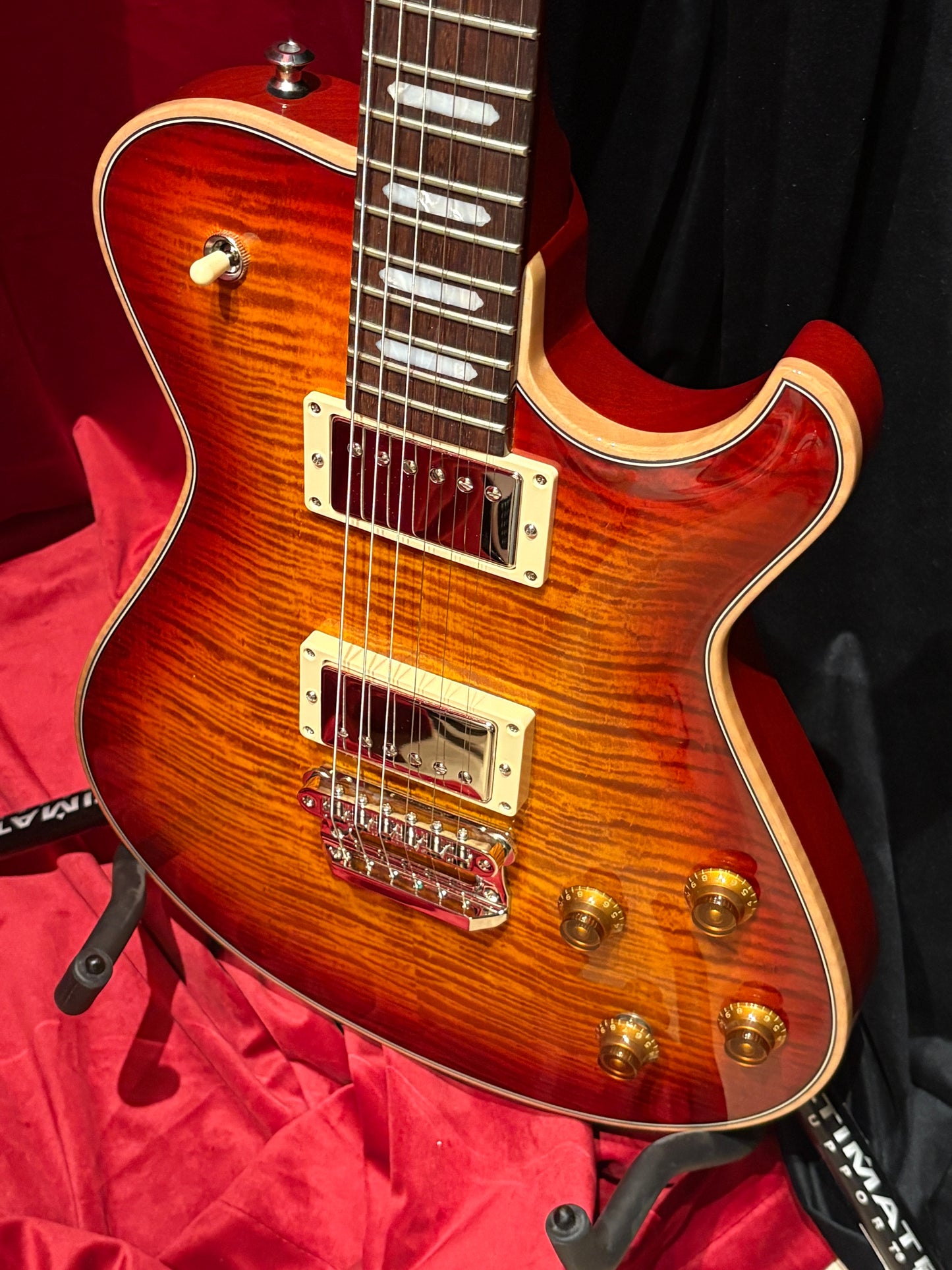 Knaggs Kenai Cherry Burst
