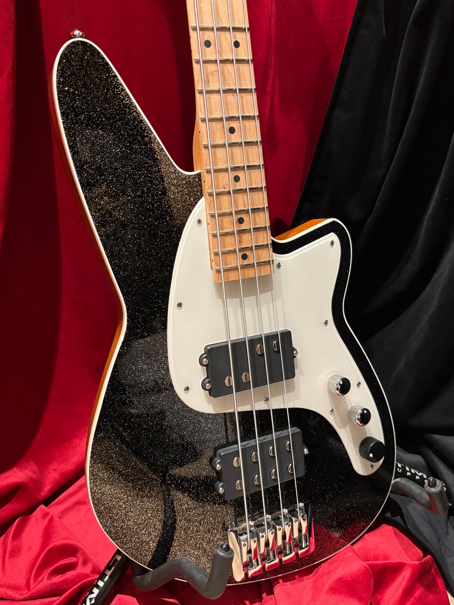 Reverend Mercalli Black Sparkle