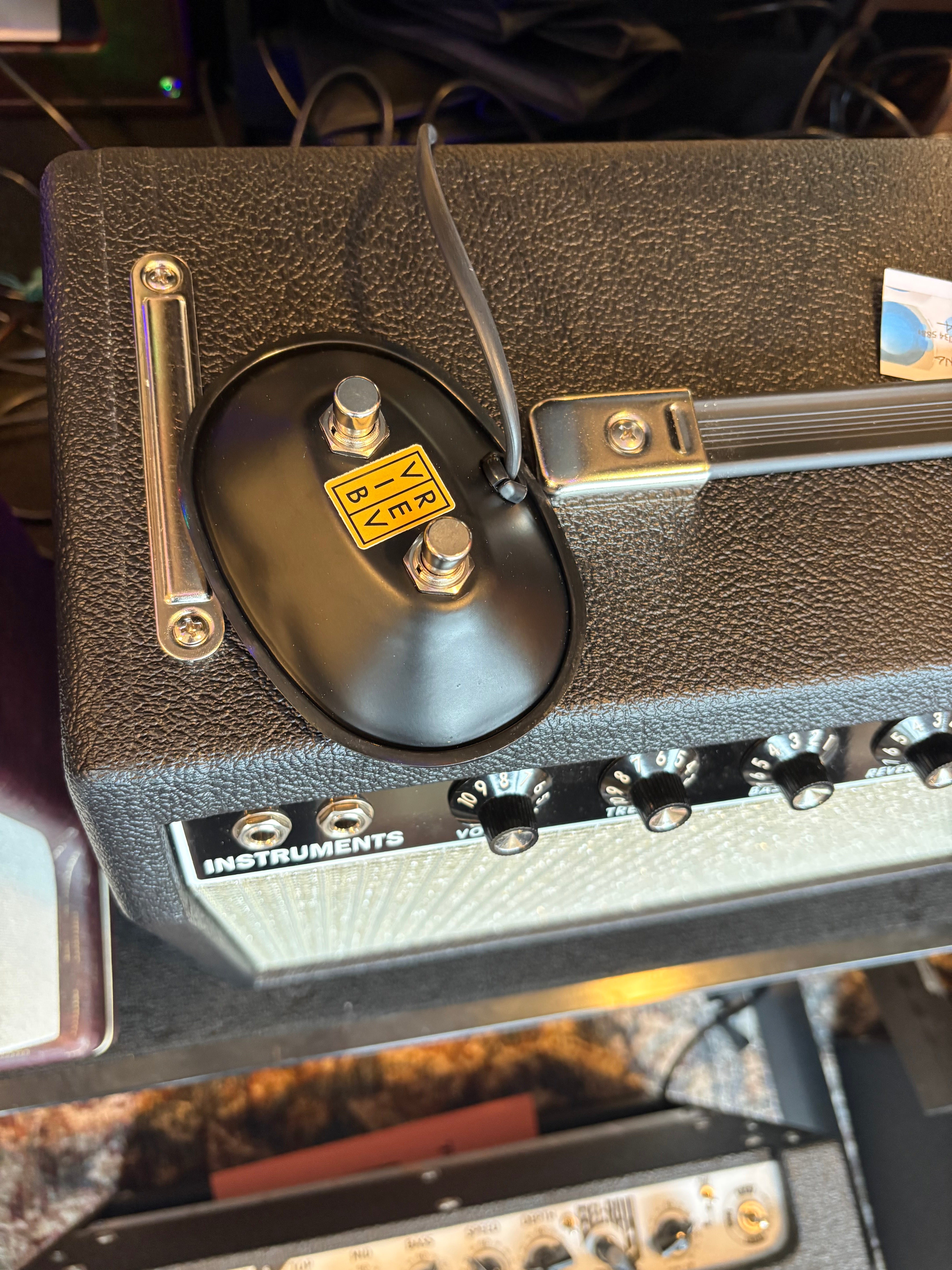 Headstrong Lil King Black Tolex – Rusty's Cool Guitars