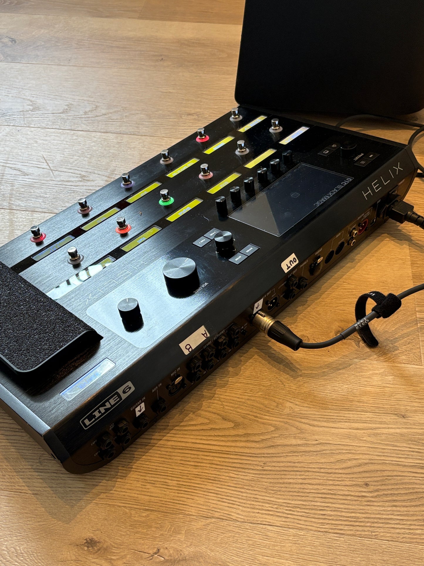 USED Line 6 Helix Floor Unit with Gig Bag
