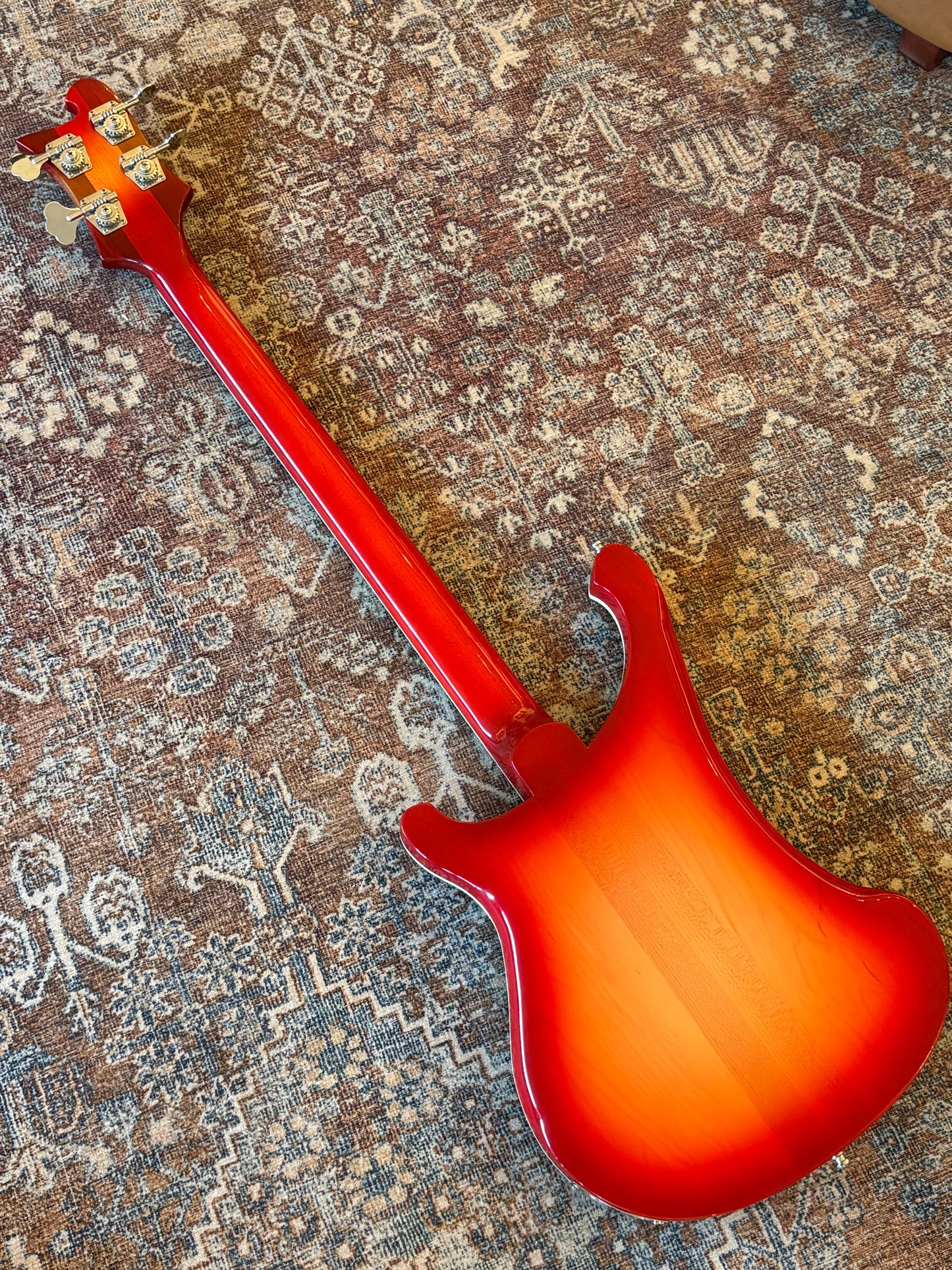 USED Rickenbacker Bass 2016