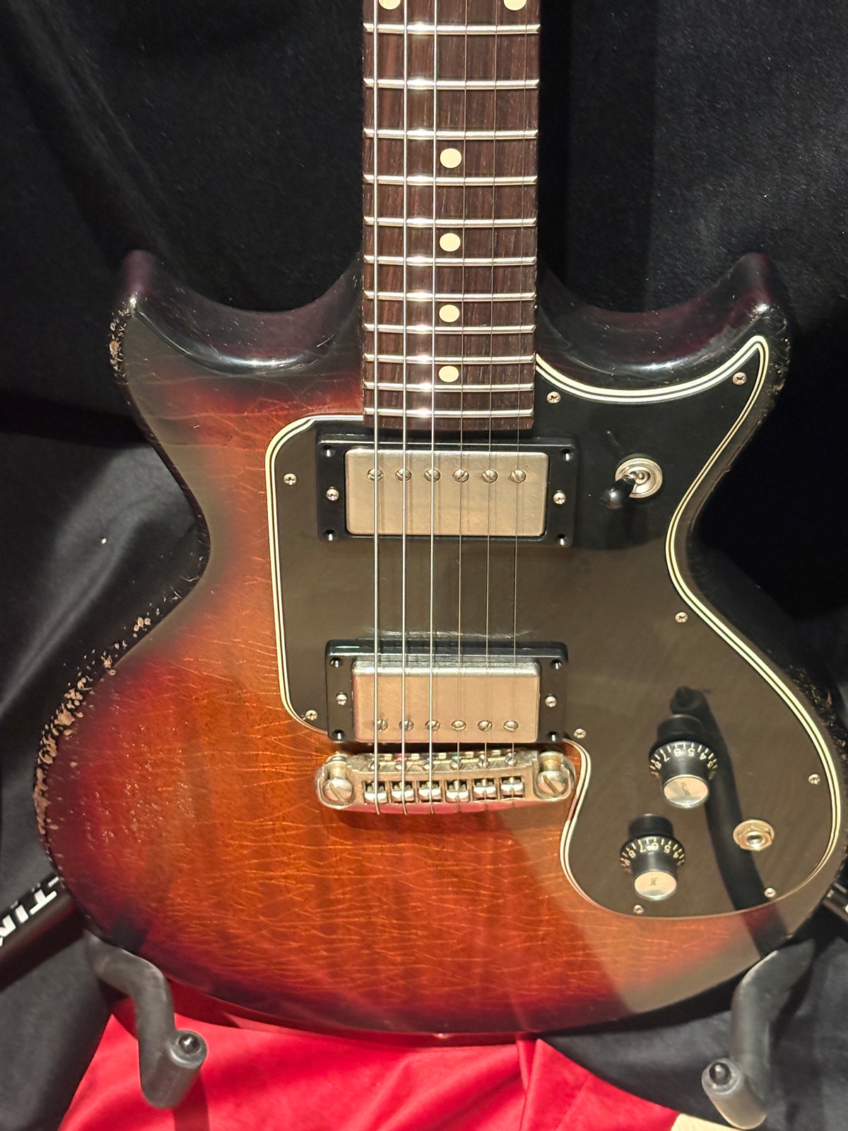 Rock N Roll Relics Black Heart 3 Burst