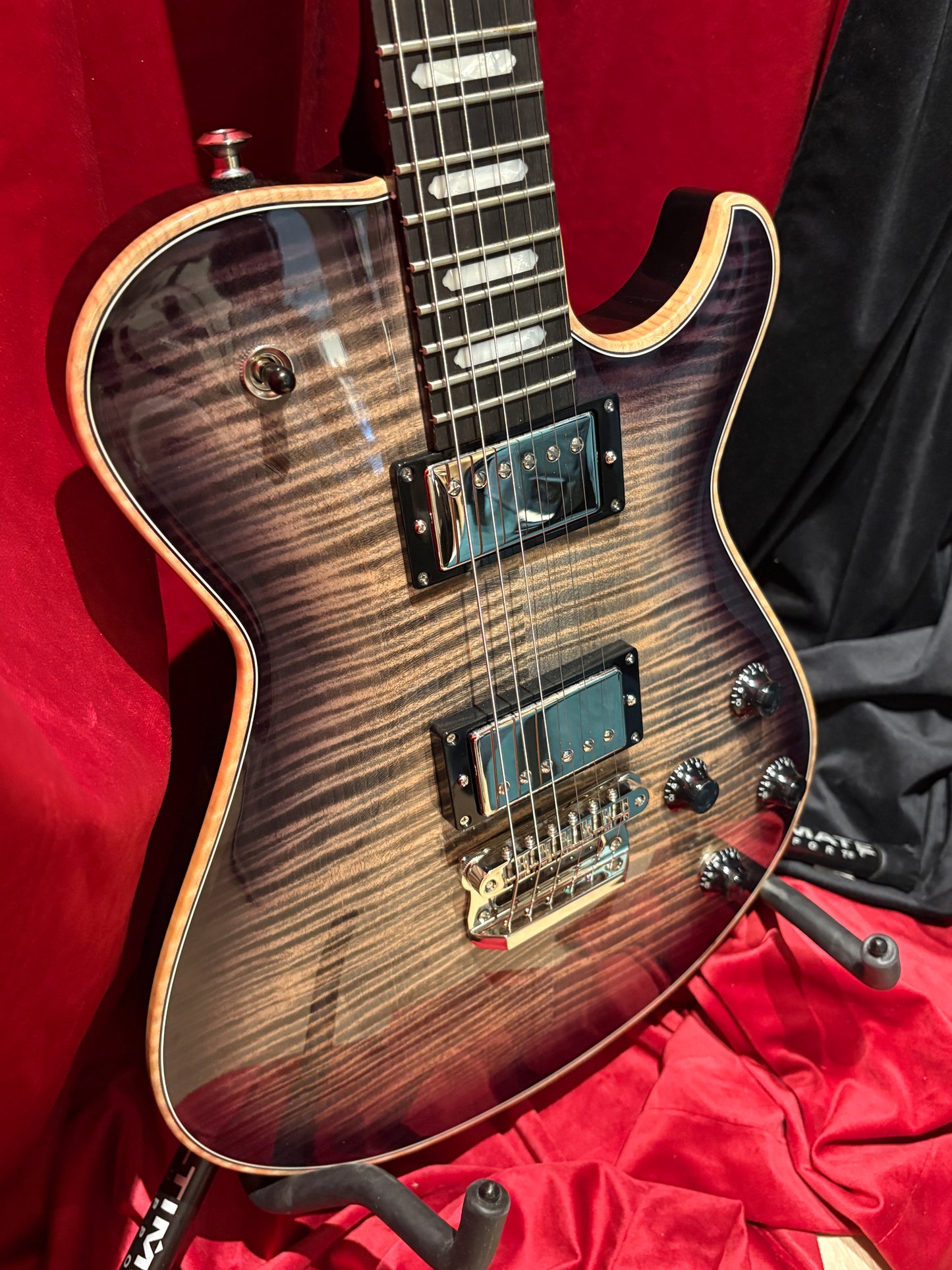 Knaggs Kenai Charcoal Burst