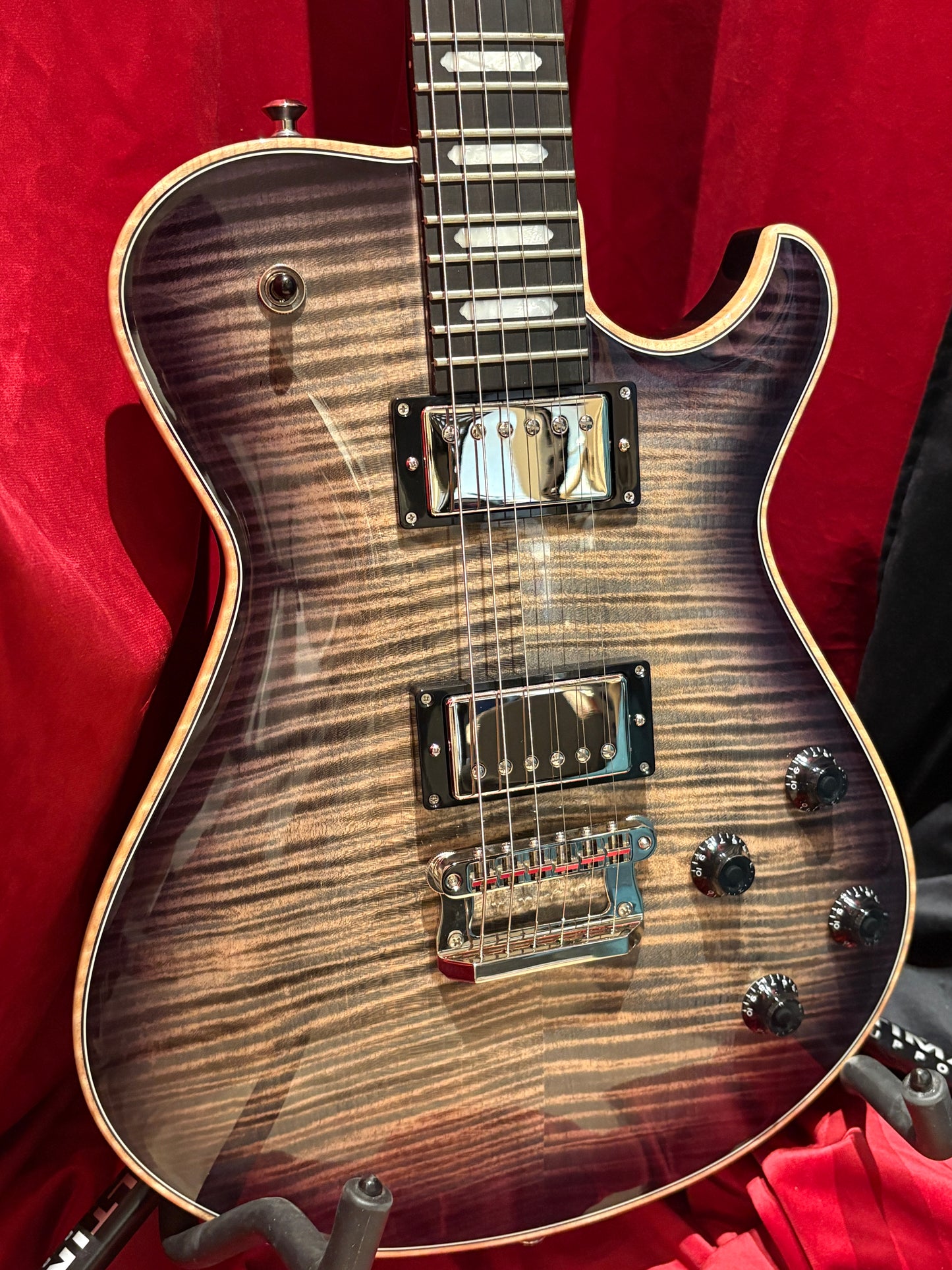 Knaggs Kenai Charcoal Burst