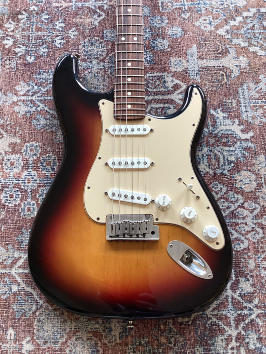 USED Fender Stratocaster MIA 2004