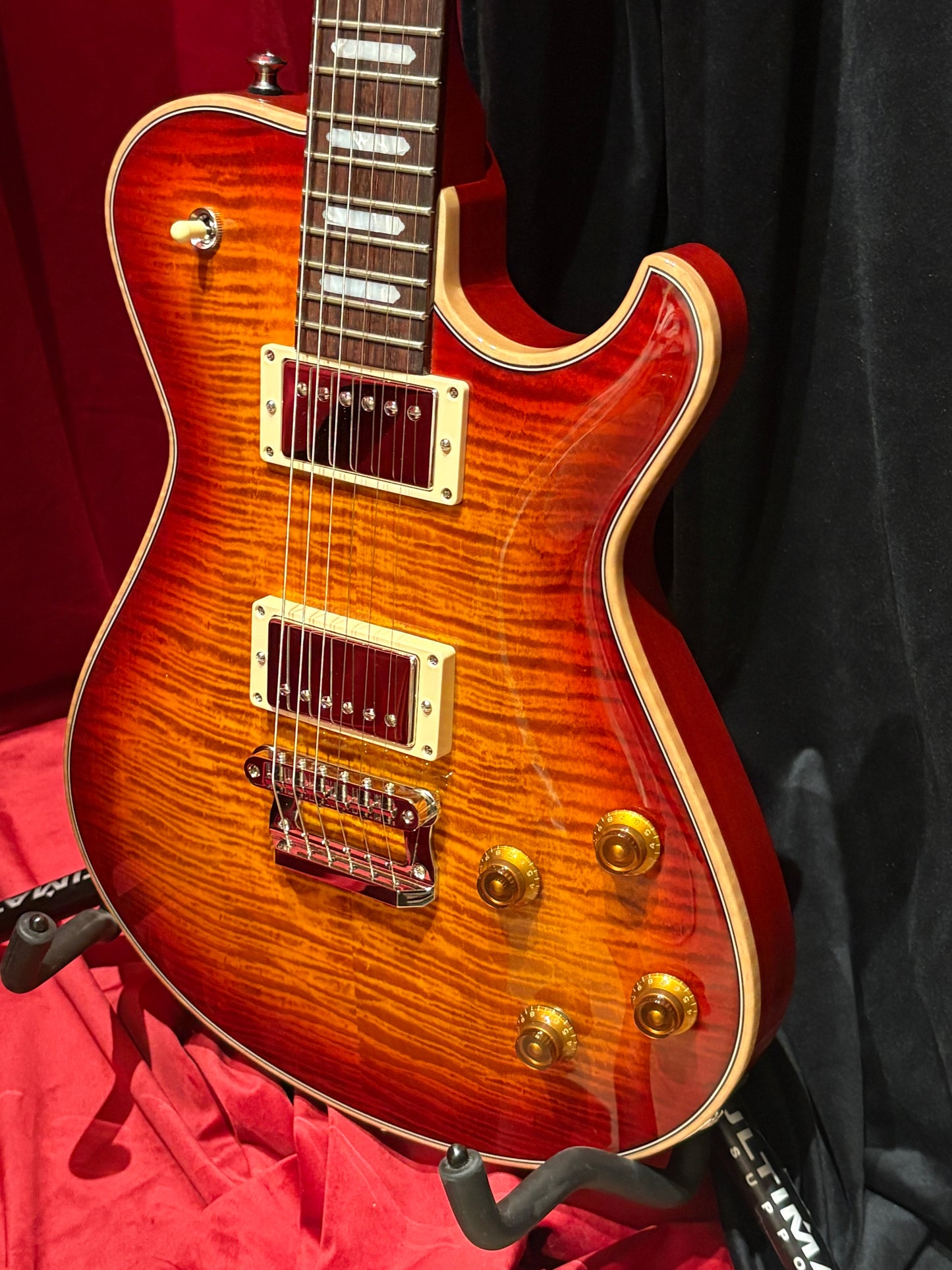Knaggs Kenai Cherry Burst