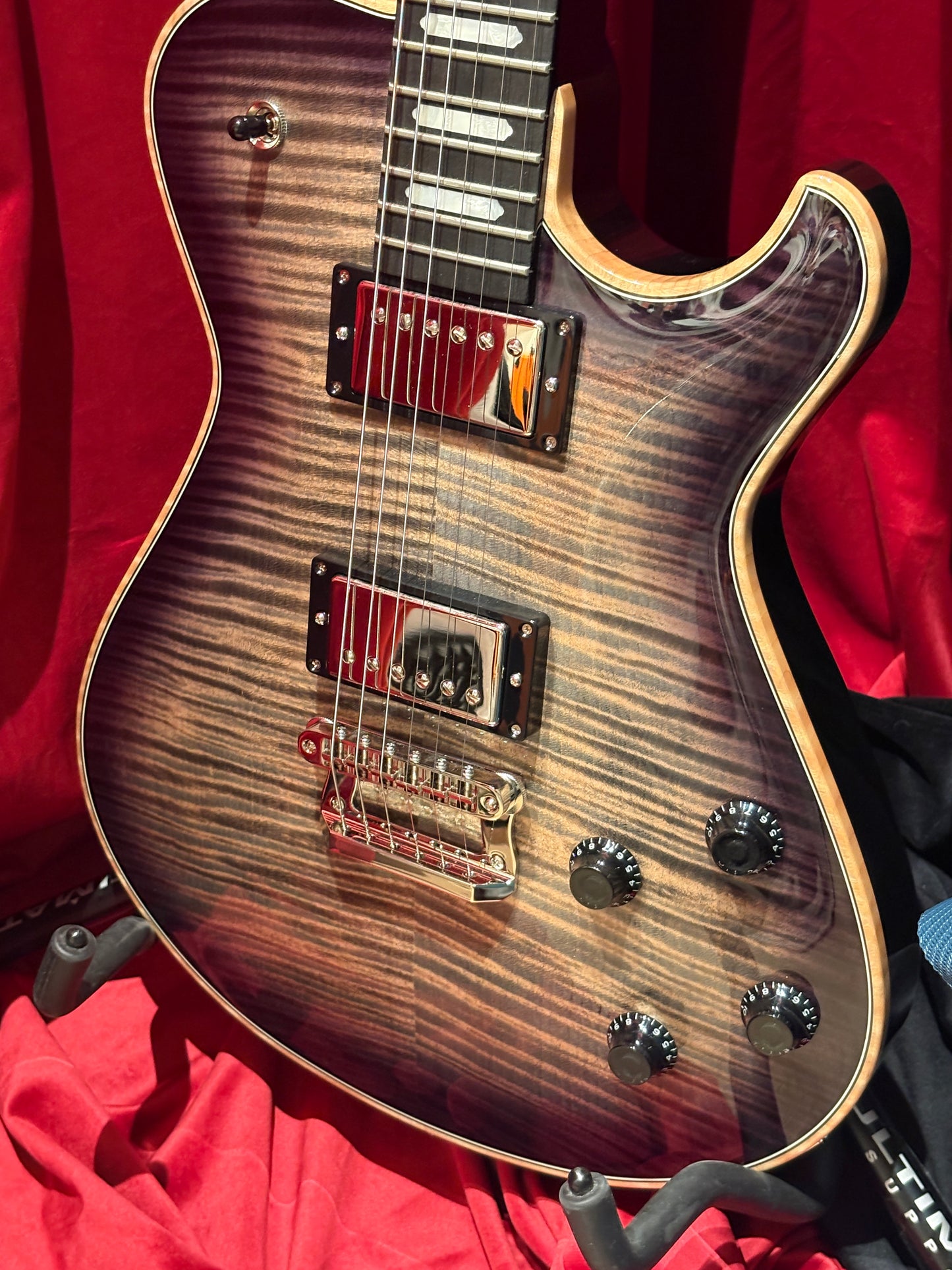 Knaggs Kenai Charcoal Burst