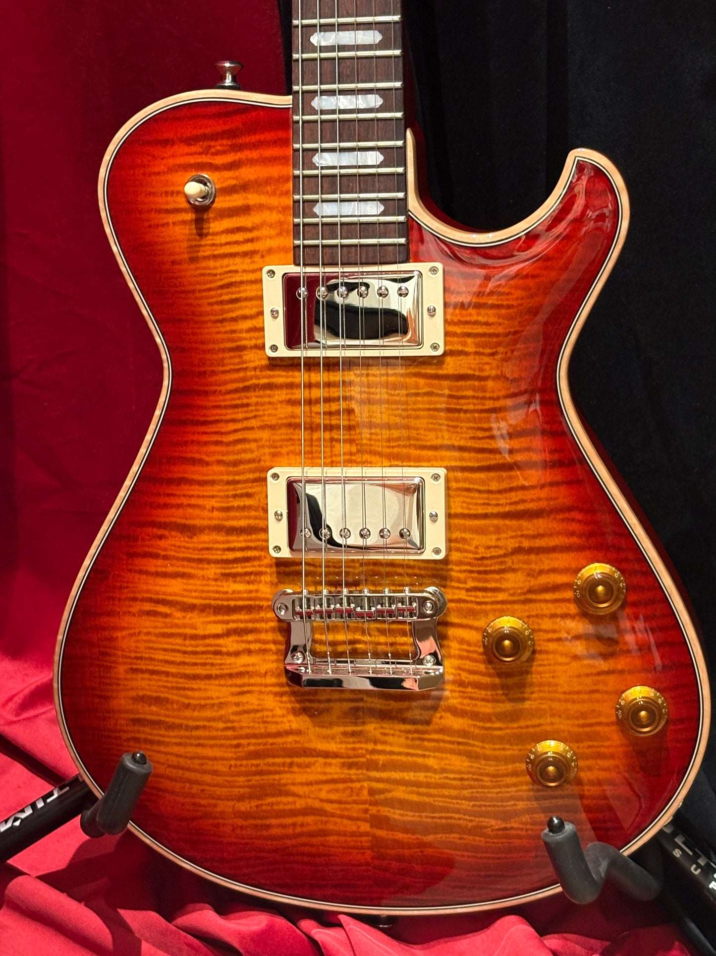 Knaggs Kenai Cherry Burst