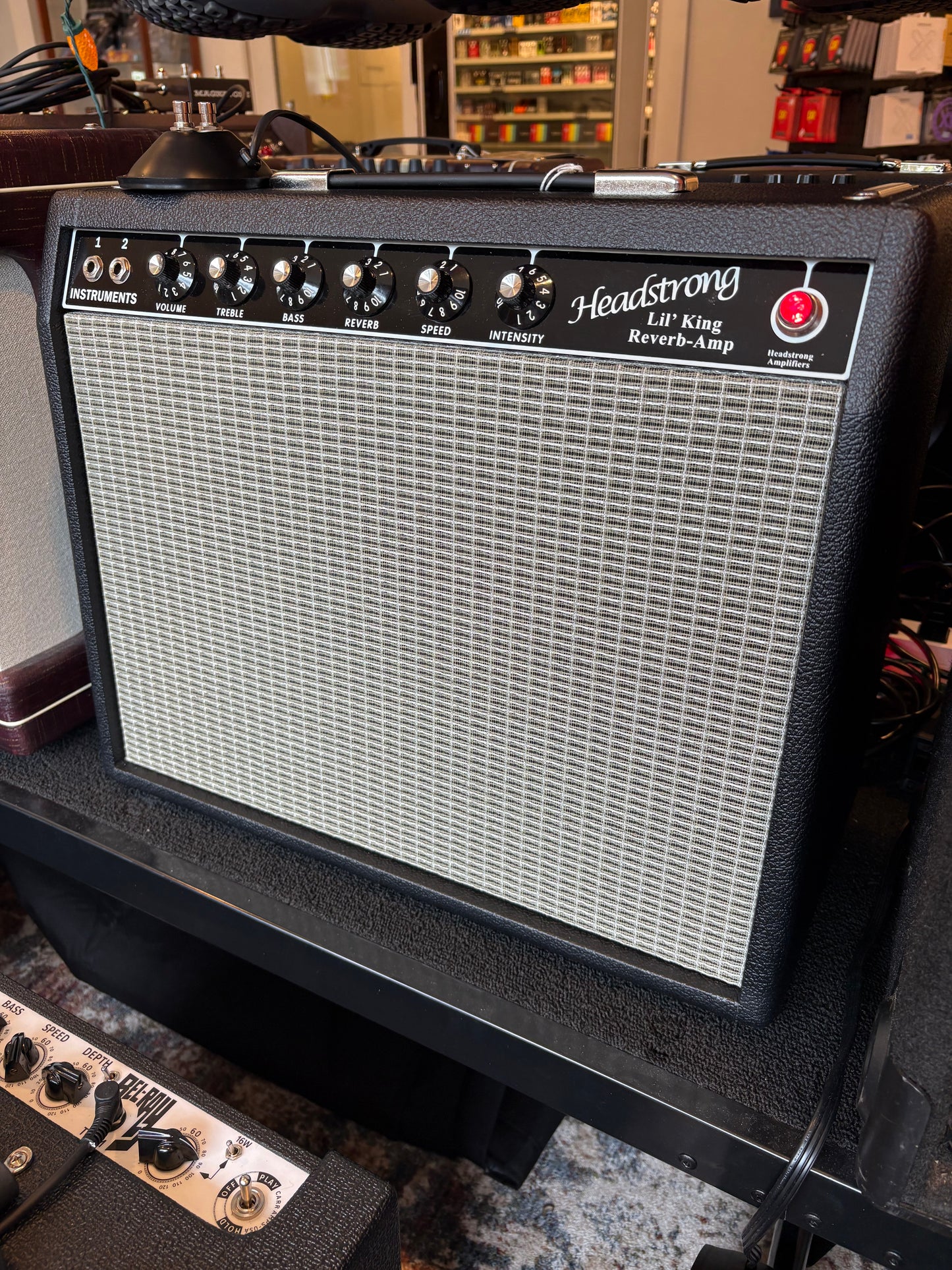 Headstrong Lil King Black Tolex