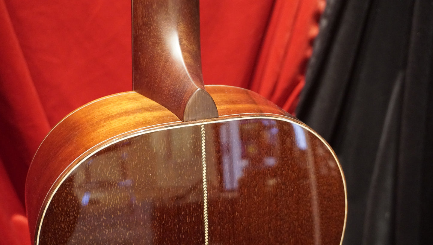 Huss & Dalton Parlor O-SP