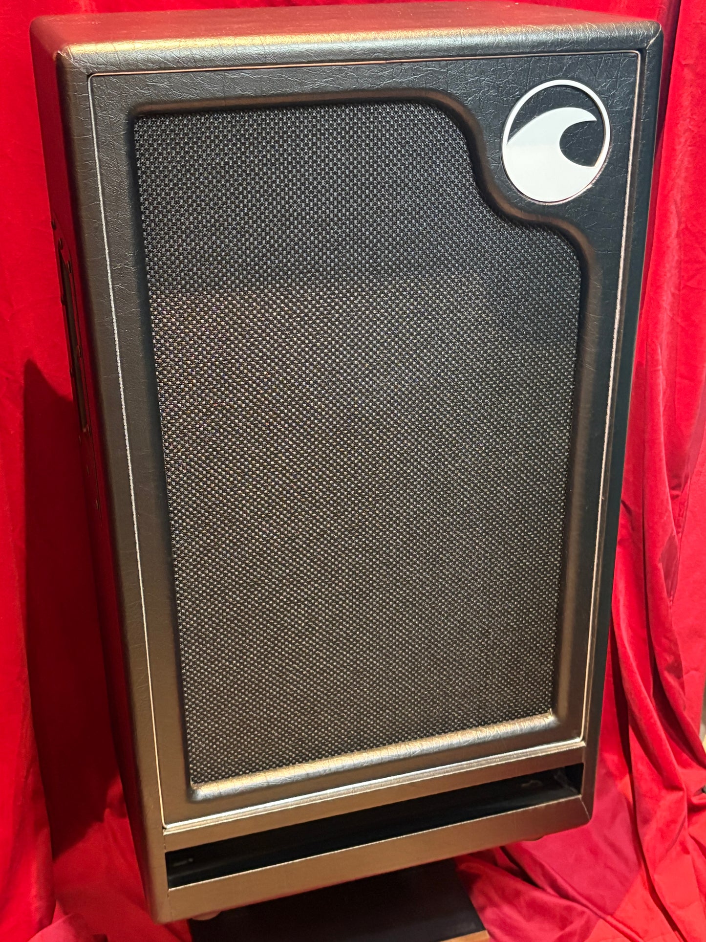 Port City Cabinet 2x10 Vertical