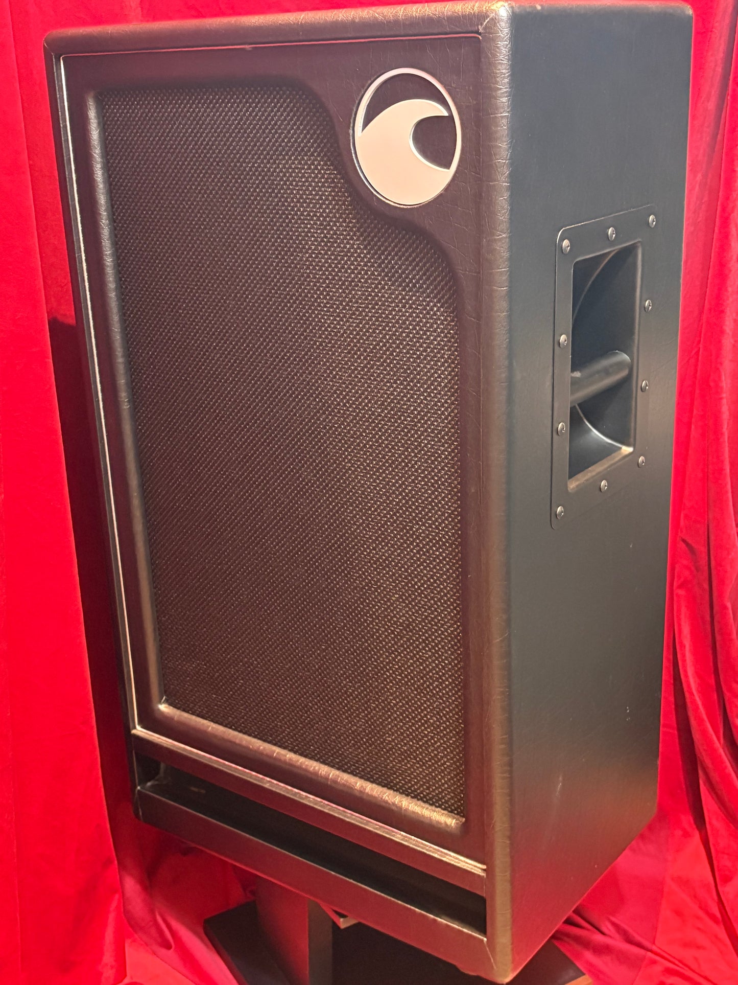 Port City Cabinet 2x10 Vertical