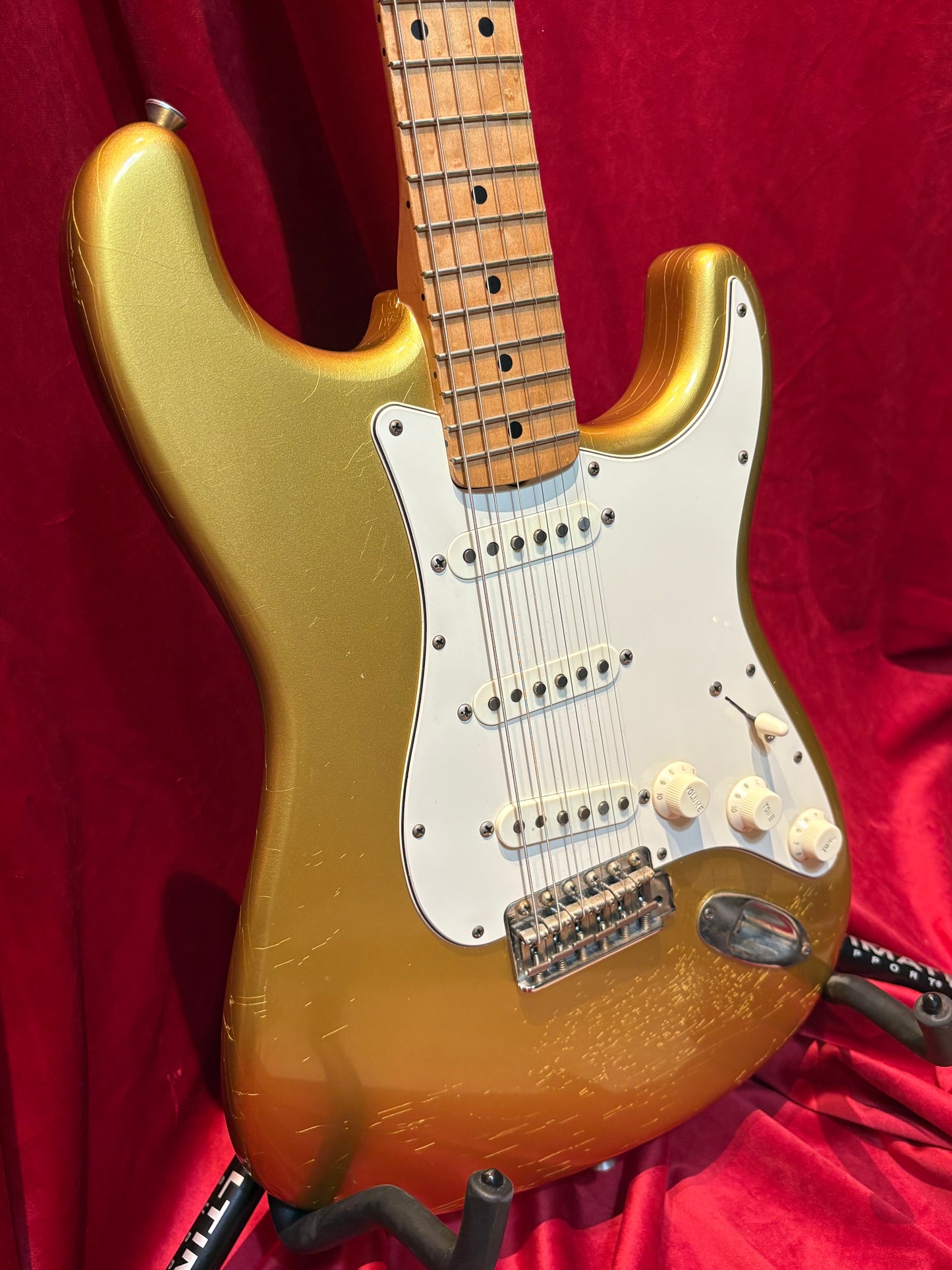 USED SVL Strat Electric Lady Gold*