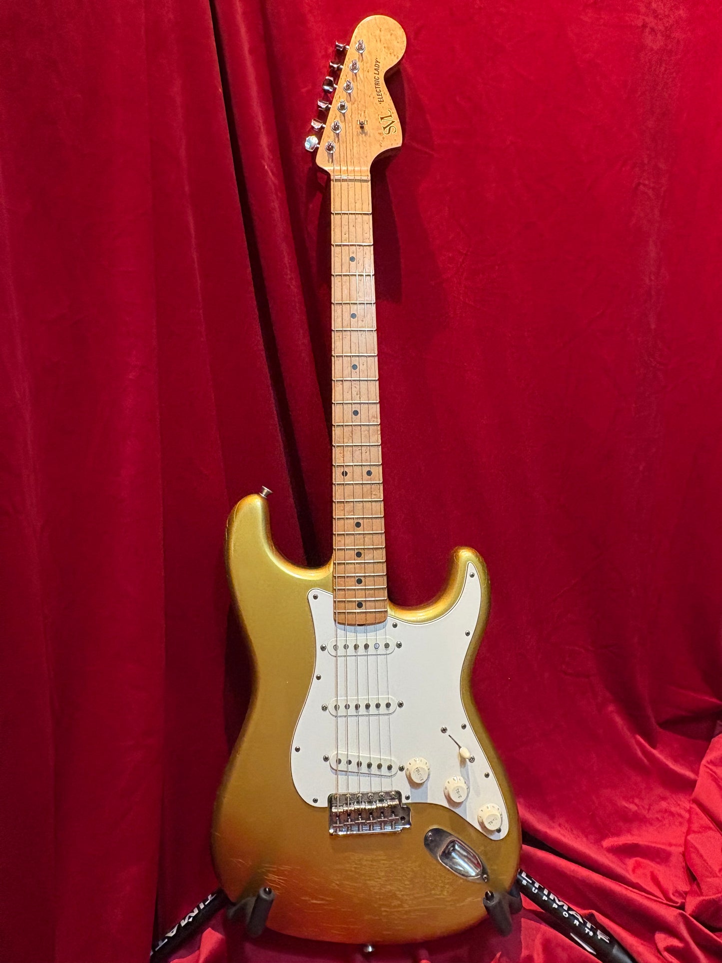 USED SVL Strat Electric Lady Gold*