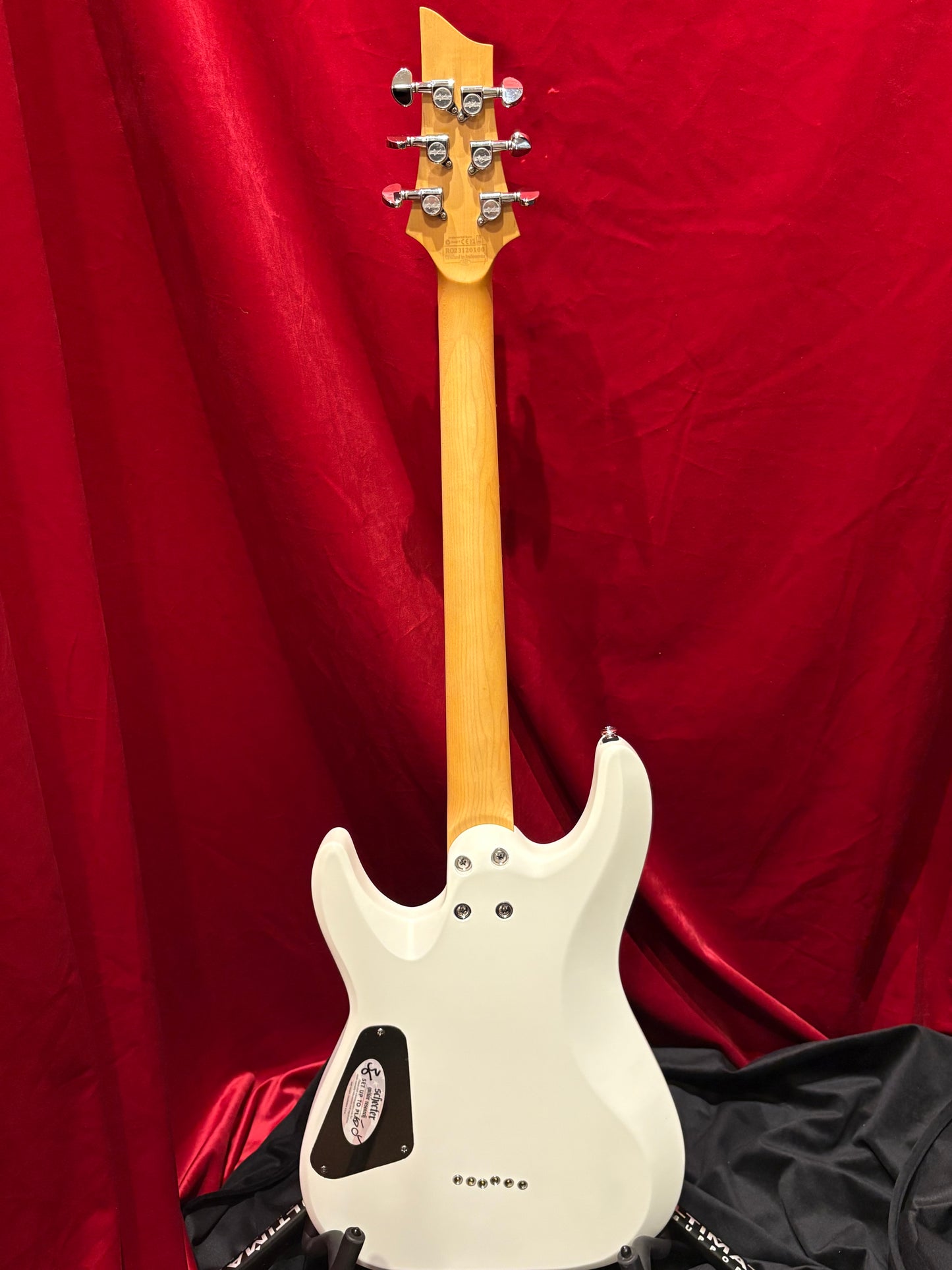 Schecter C-6 Deluxe Satin White