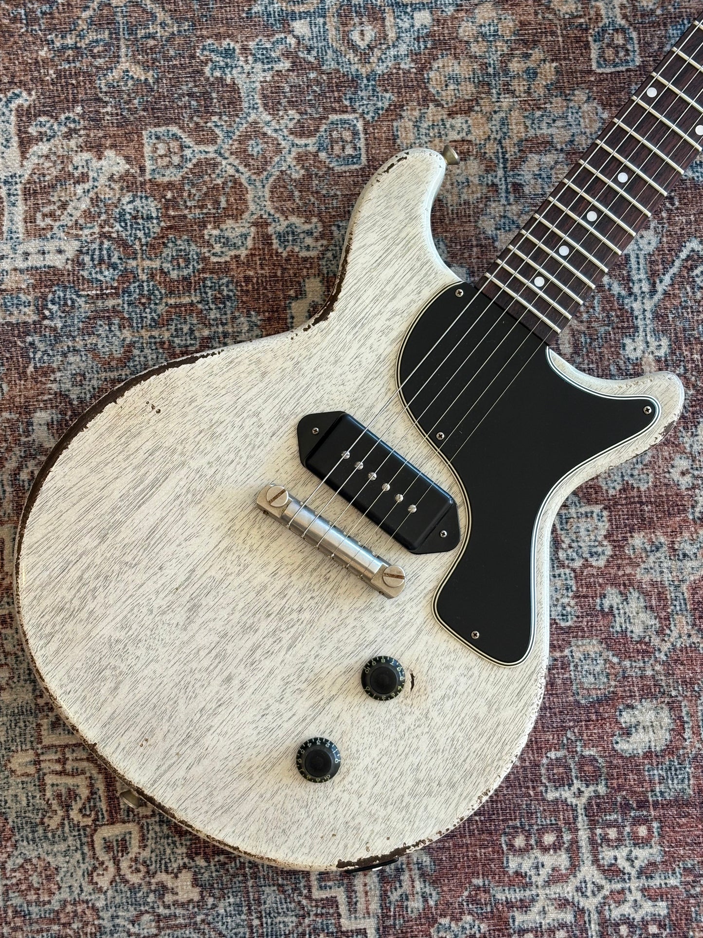 Rock N Roll Relics Thunders TV White