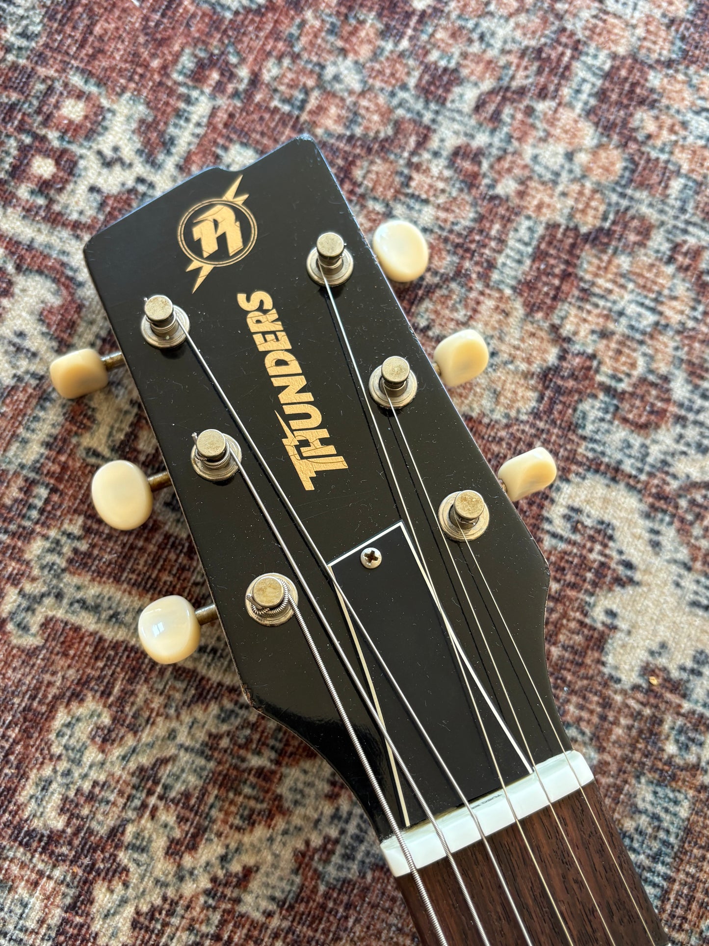 Rock N Roll Relics Thunders TV White