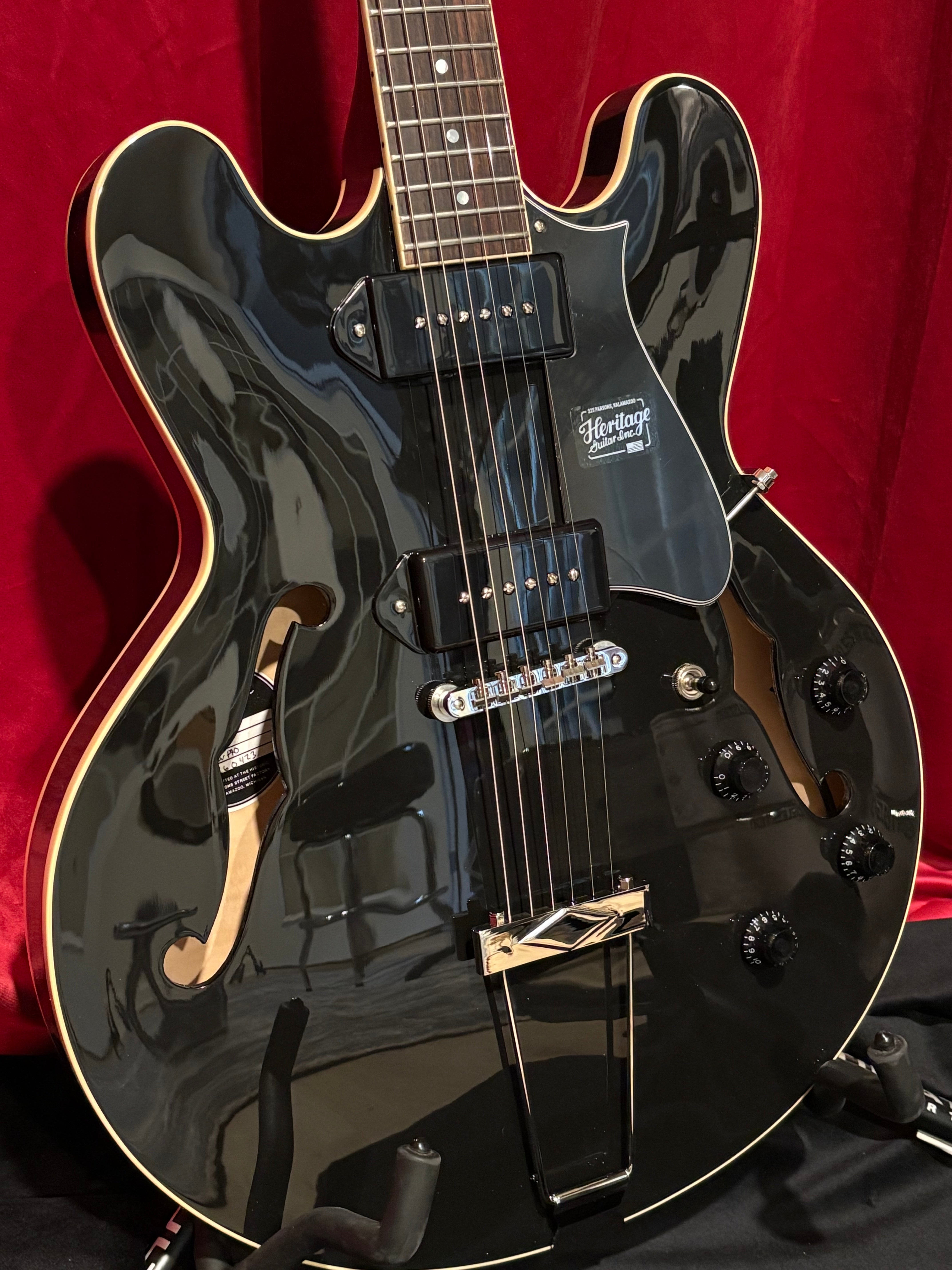 Heritage H-530 Standard Ebony – Rusty's Cool Guitars