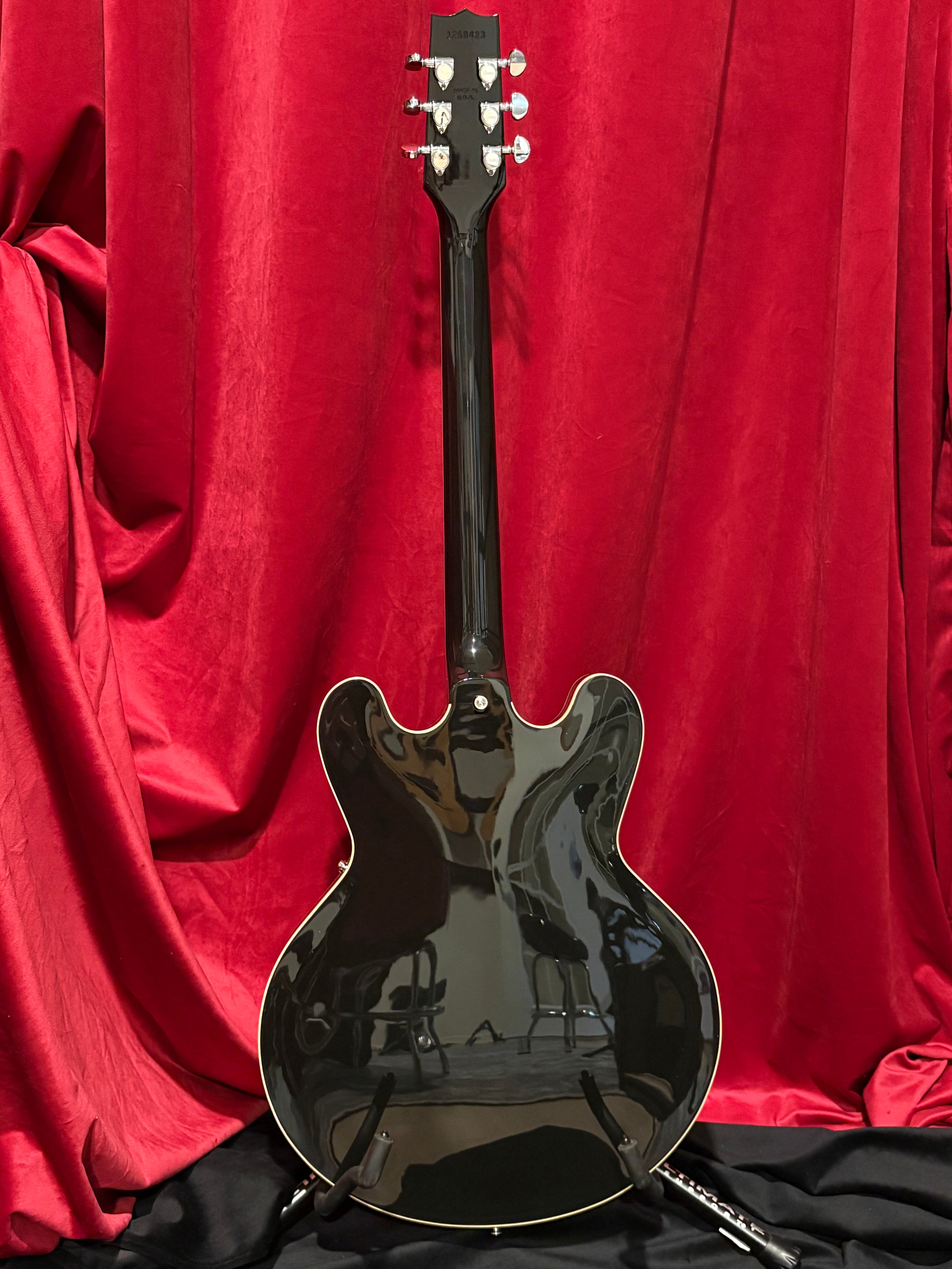 Heritage H-530 Standard Ebony – Rusty's Cool Guitars