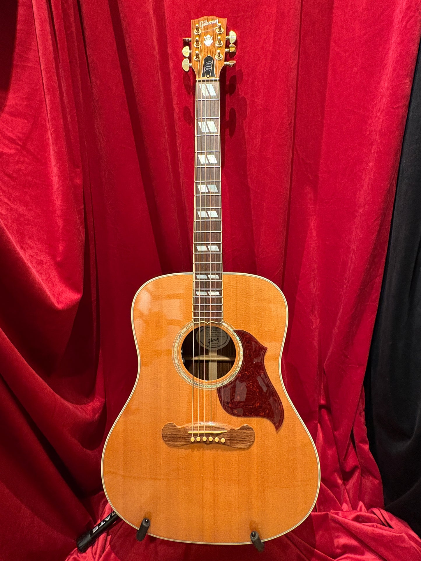 USED Gibson Songrwriter Deluxe Studio 2016