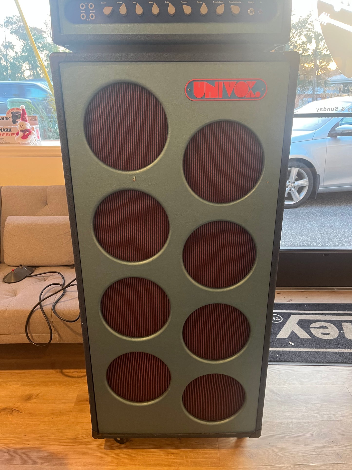 USED Univox U1011 Head and matching U2080 8x10 Cabinet