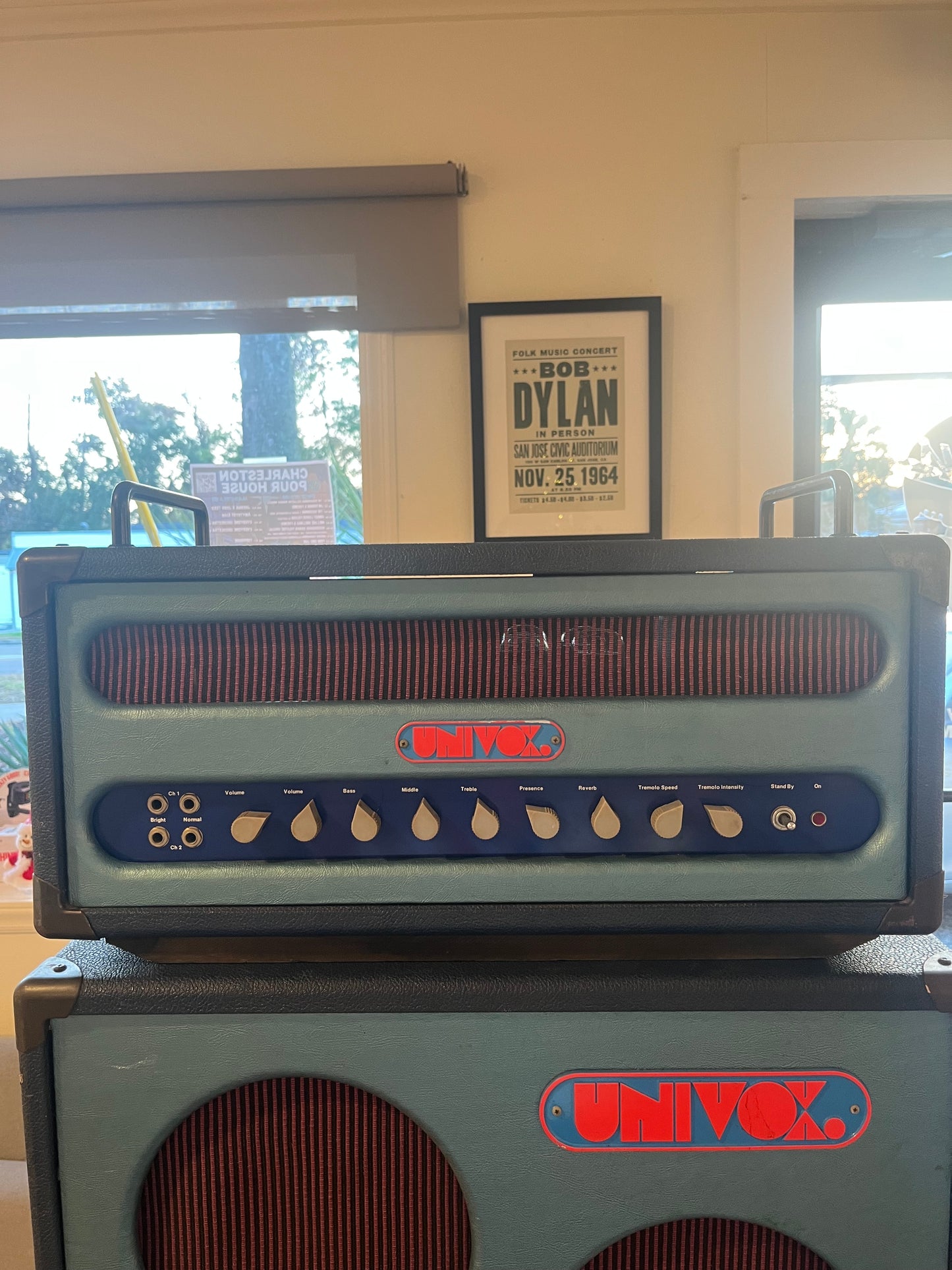 USED Univox U1011 Head and matching U2080 8x10 Cabinet