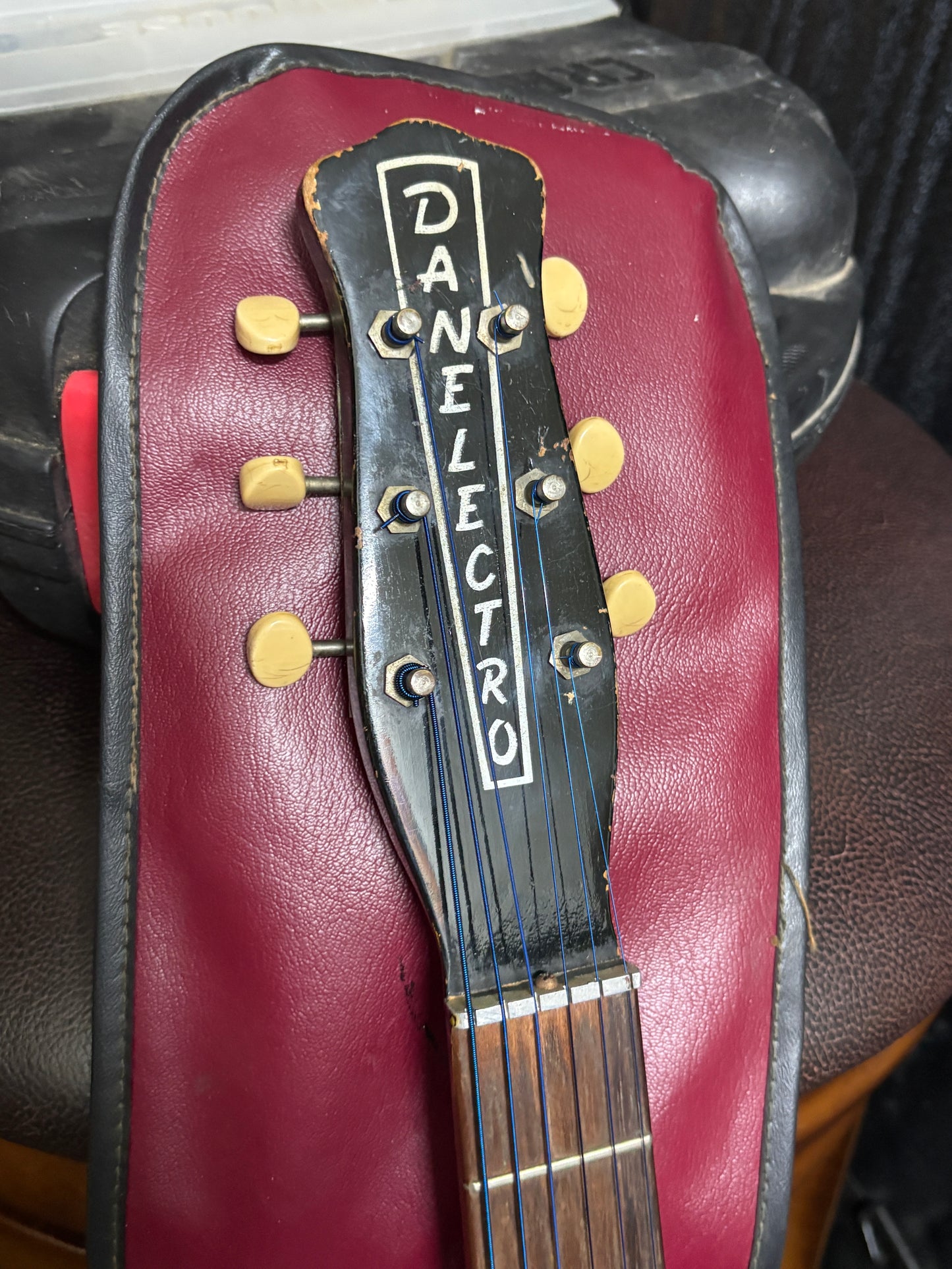 USED Danelectro U2 Black (ca '56-'58)