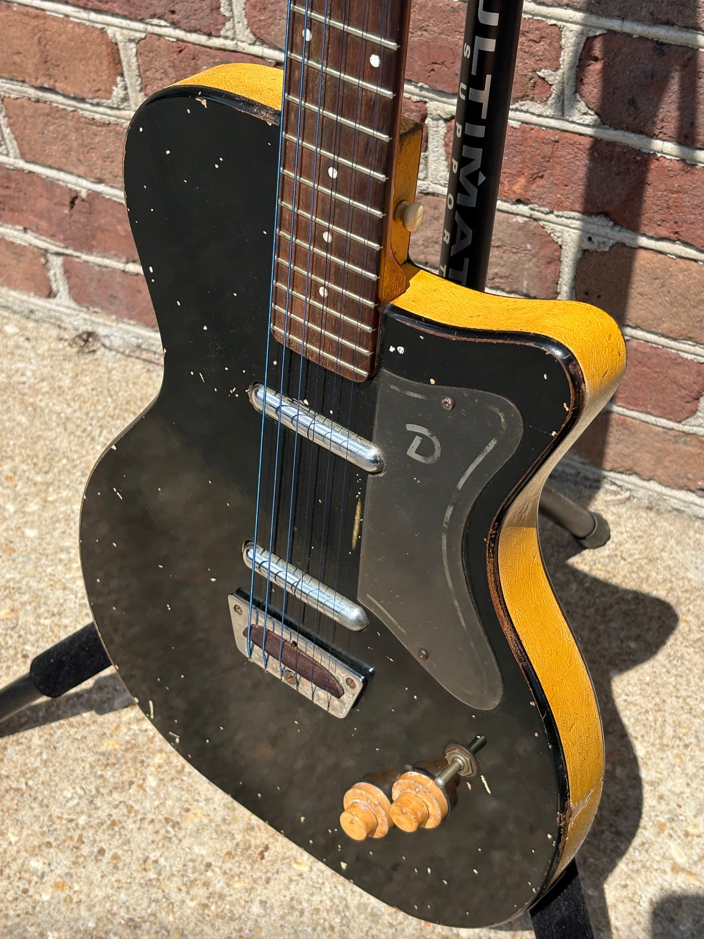 USED Danelectro U2 Black (ca '56-'58)