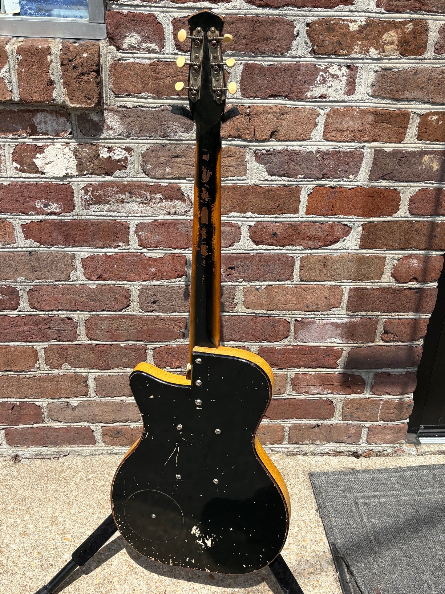 USED Danelectro U2 Black (ca '56-'58)