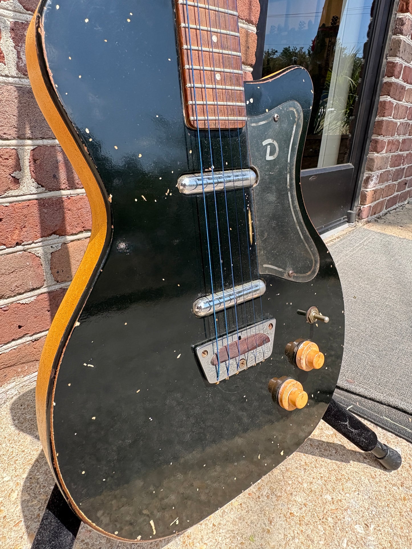 USED Danelectro U2 Black (ca '56-'58)