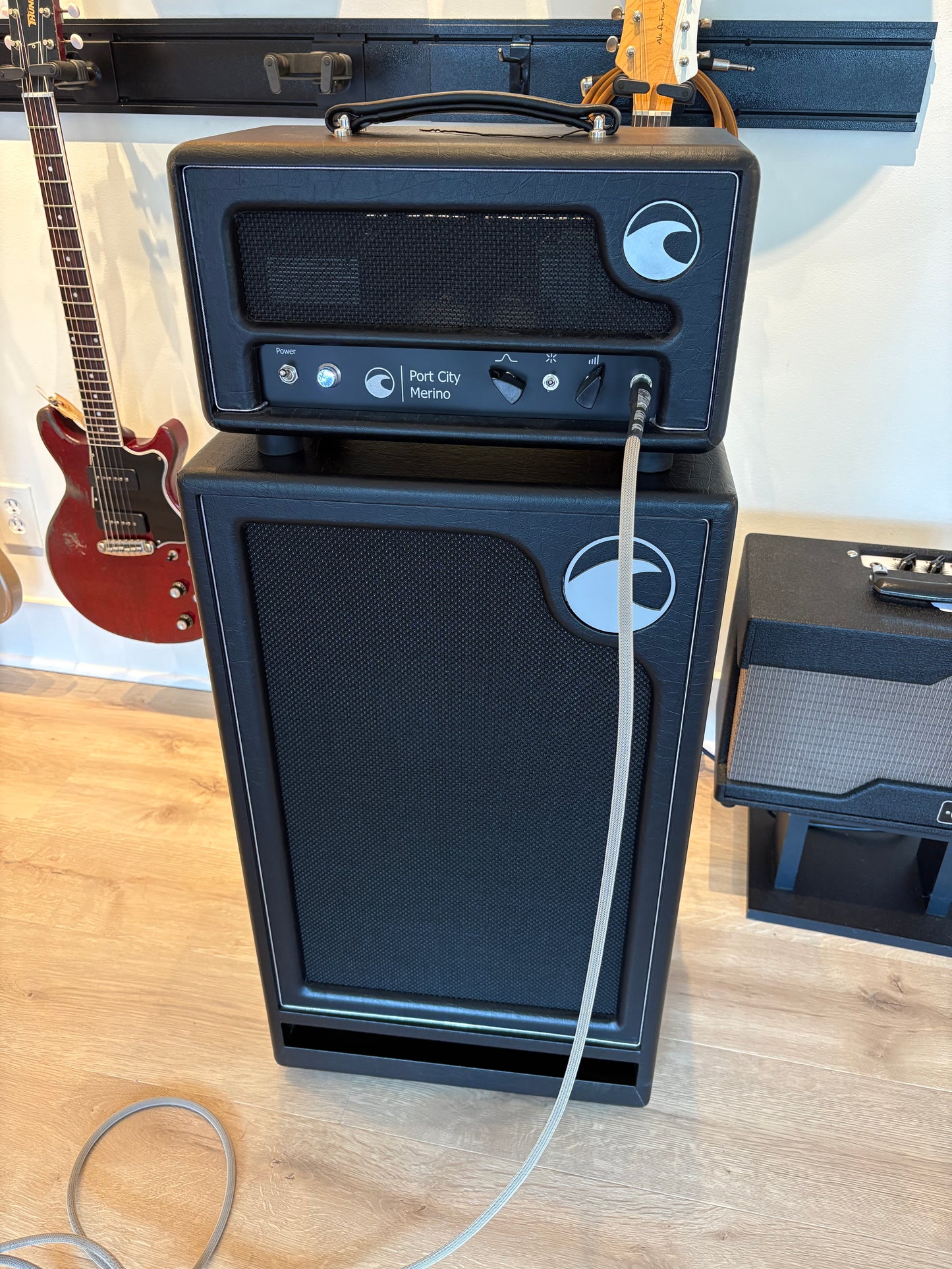 Port City Cabinet 2x10 Vertical